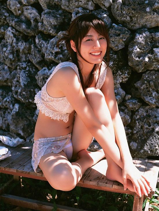 日本性感正妹杉本有美湿身写真(5)