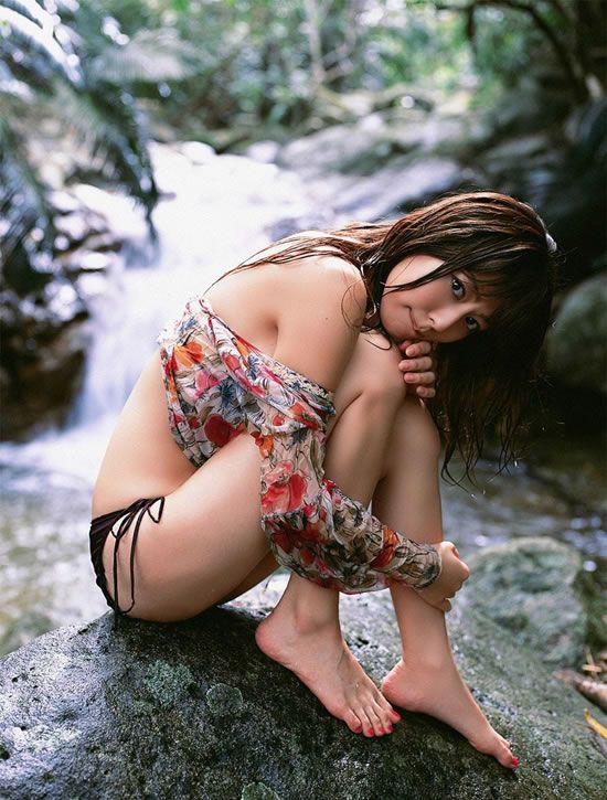 日本性感正妹杉本有美湿身写真(9)