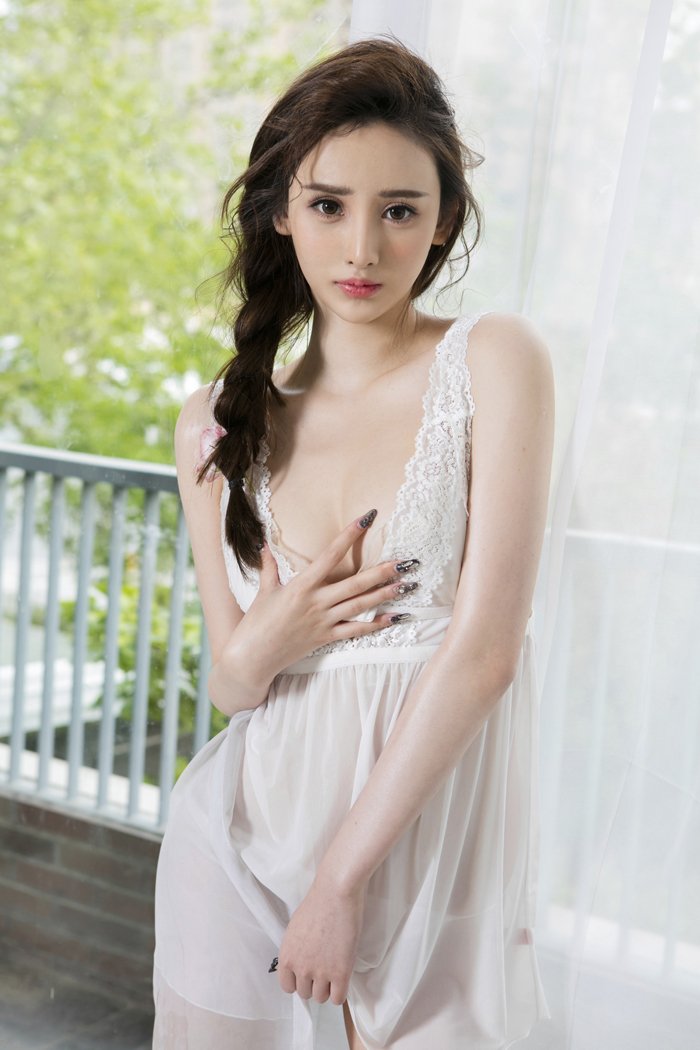 温婉嫩模于思琪花瓣乳贴大胆私房照(20)