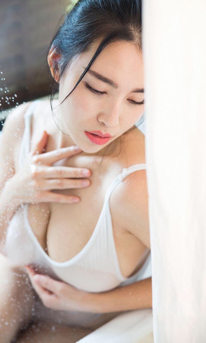 性感少妇杨依巨乳摇晃晃晃动男人心(28)