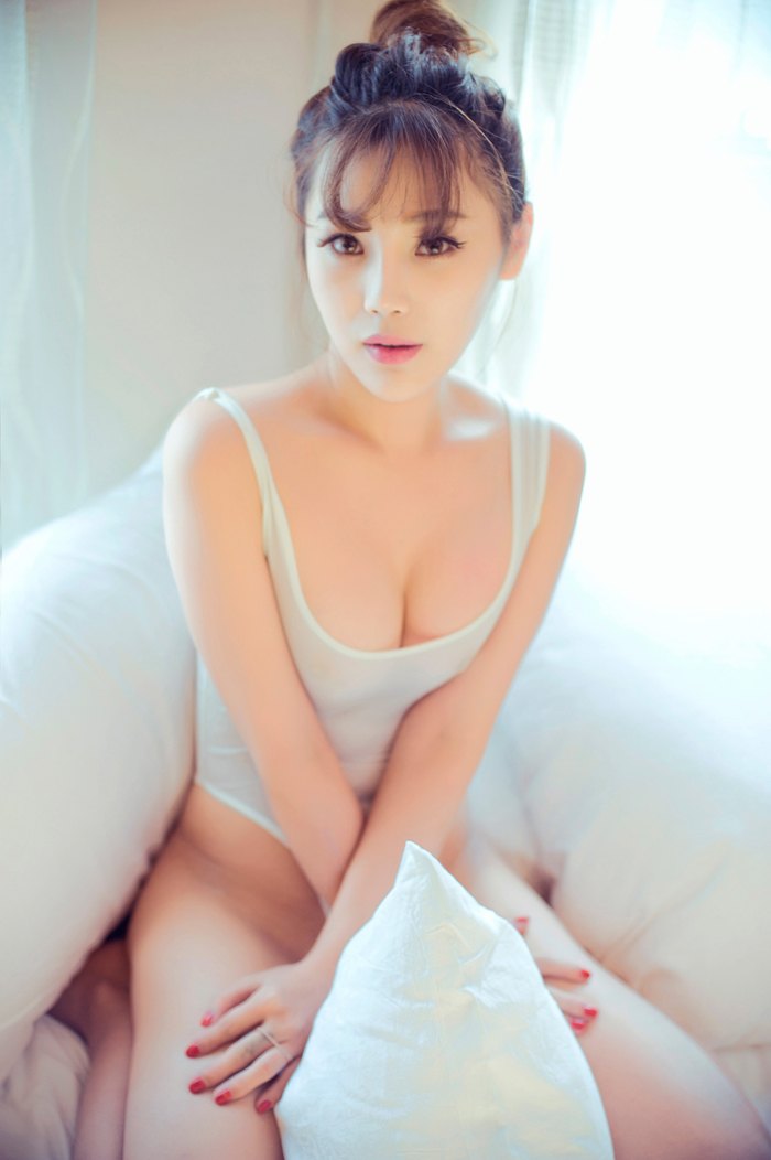 风情妹子周予然透视装美乳依稀可见(44)