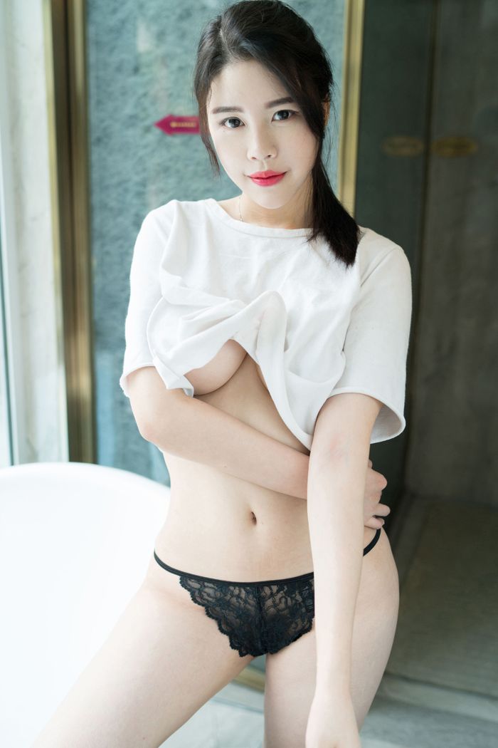 美乳少妇丰满白嫩蜜桃美臀尽显诱惑(22)