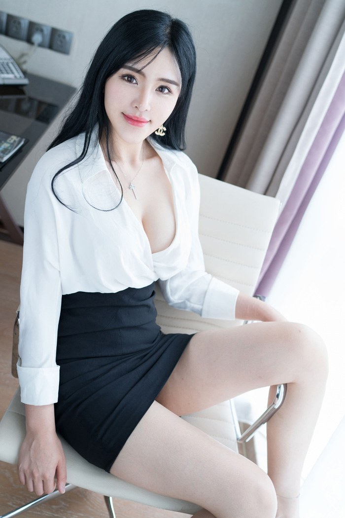 职场女秘刘钰儿性感OL装妩媚妖娆(18)