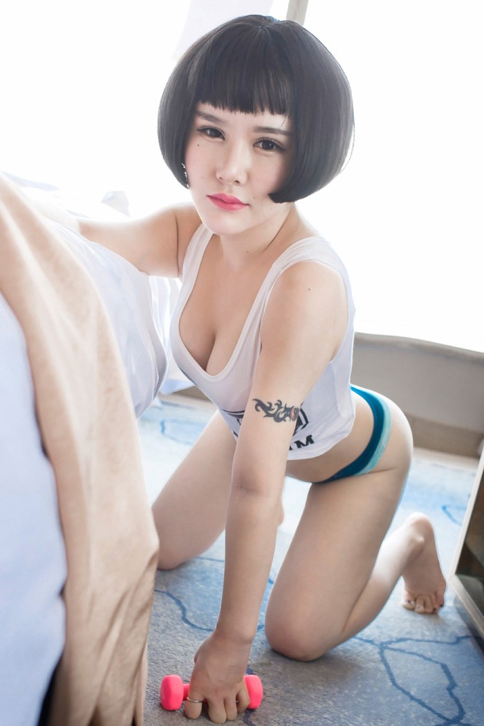 可爱妹子佑熙开胸泳衣秀浑圆美乳(18)