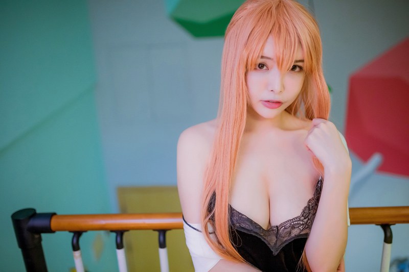 性感尤物夏小秋cosplay秀白嫩豪乳(11)