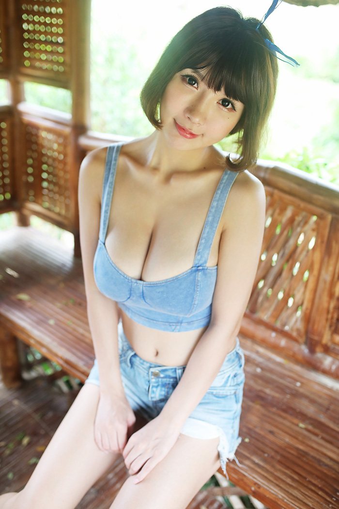 巨乳美女晓茜白嫩酥胸百看而不腻(18)