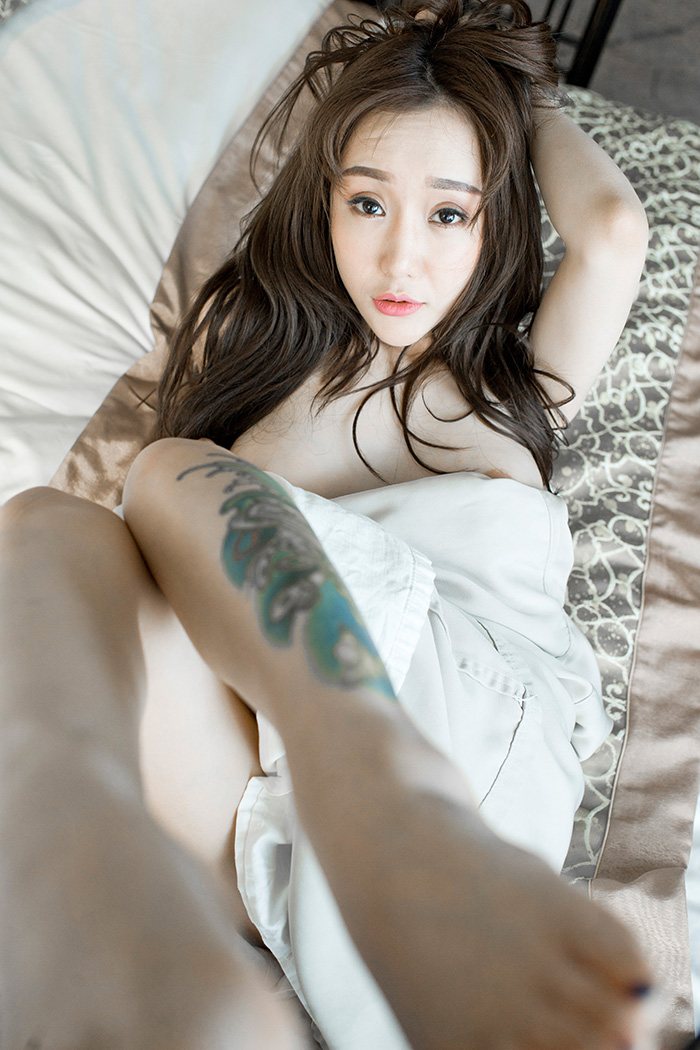 尤果美人顾灿性感比基尼秀白嫩美乳(33)