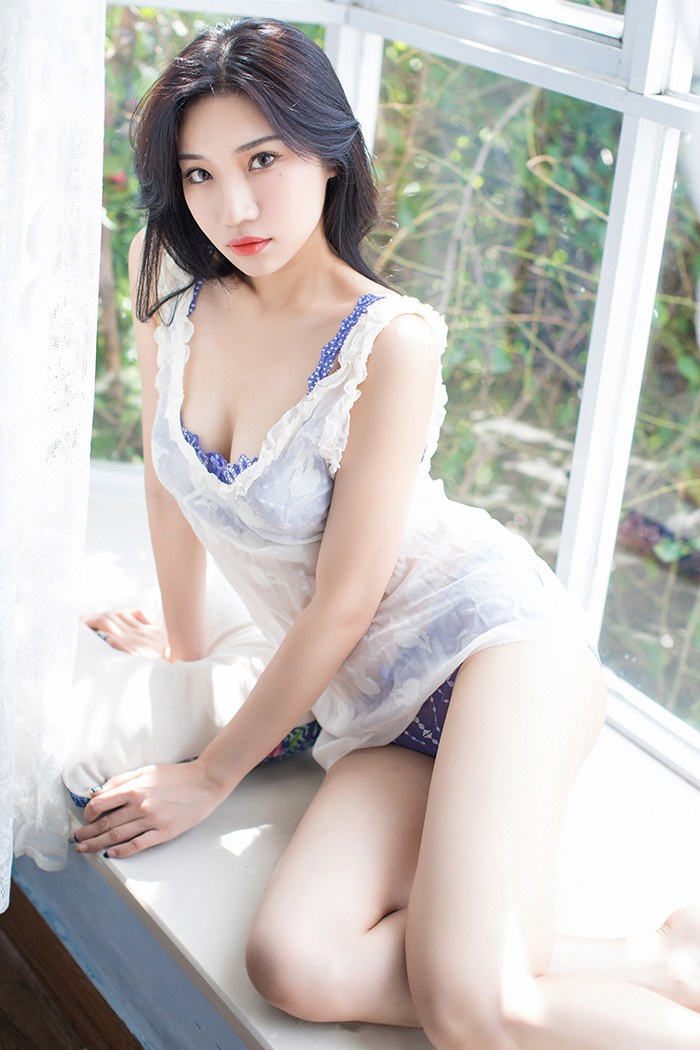 寂寞少妇狐狸妹蕾丝内衣镂空秀美乳(21)