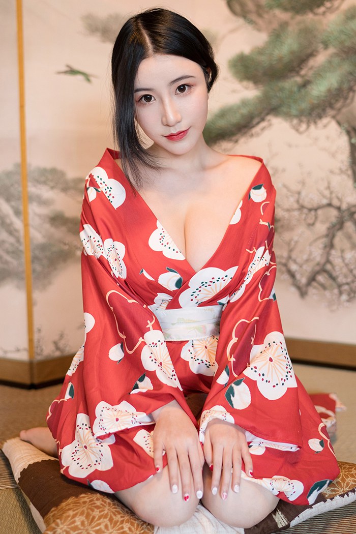 寂寞少妇谢芷馨艳丽和服秀白嫩巨乳(1)