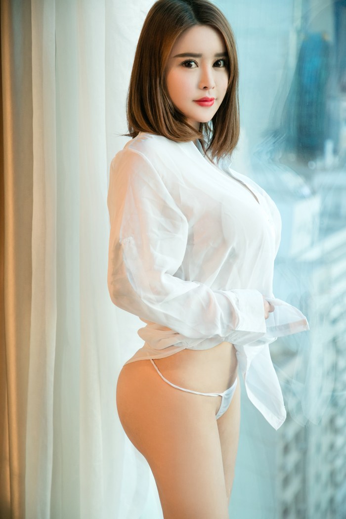 爆乳靓妹李唯一蕾丝薄纱春光乍泄(33)