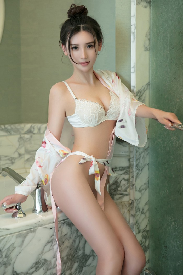 纯美少妇韩雨嘉肤白貌美动人心魂(22)