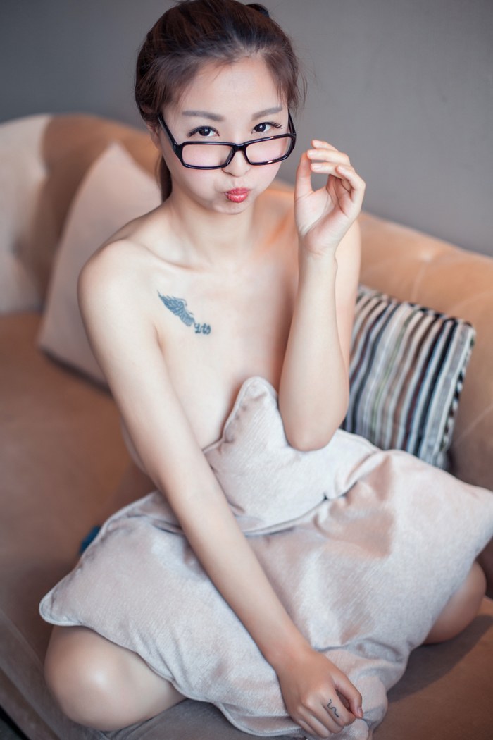 巨臀乳神Anglica真空上阵尽显妖娆(16)