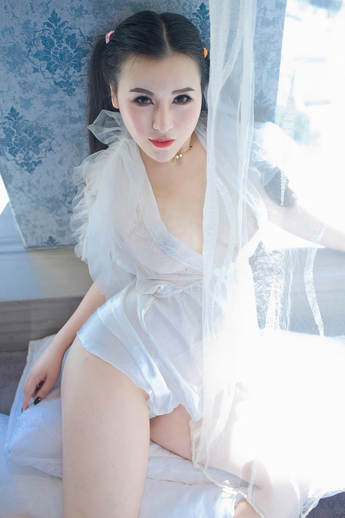 巨乳少妇伊若前凸后翘身材一流(17)