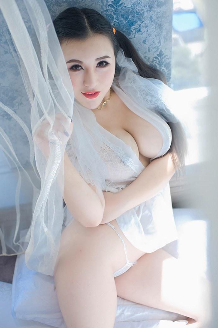 巨乳少妇伊若前凸后翘身材一流(21)