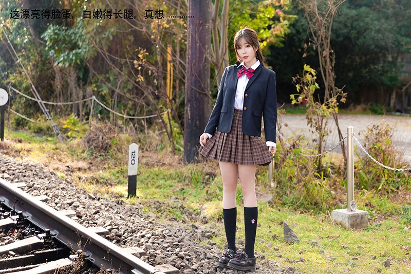 留日女学生王雨纯东京街头春光乍泄(8)