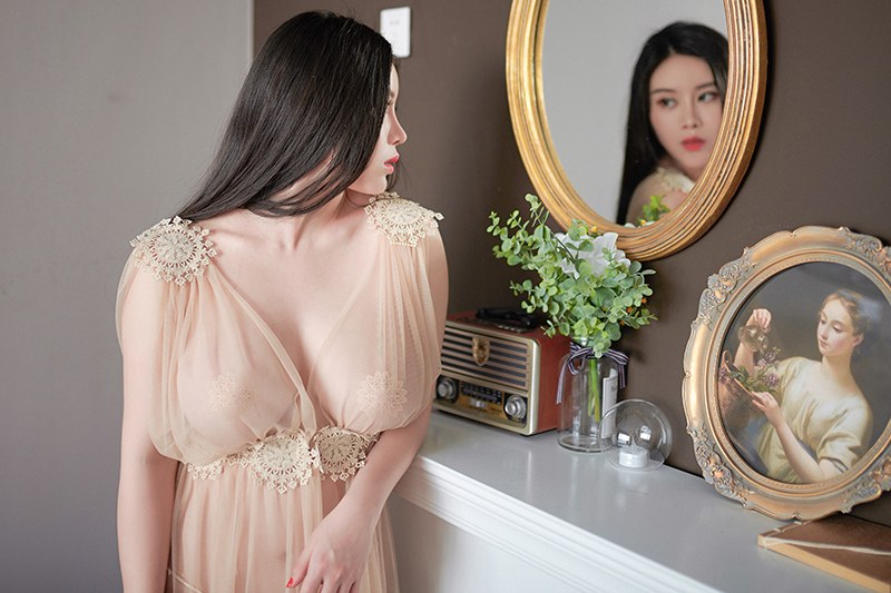 巨乳熟女戴c欣轻纱薄裙朦胧美诱惑(44)