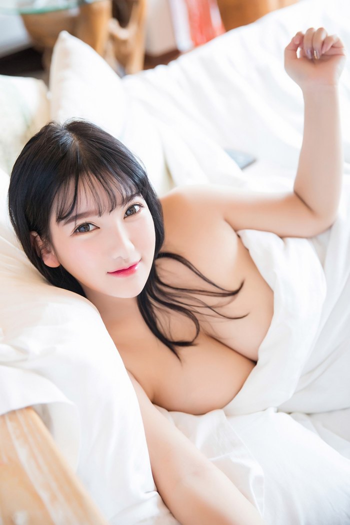 萌系美女小尤奈杏脸桃腮含苞欲放(44)